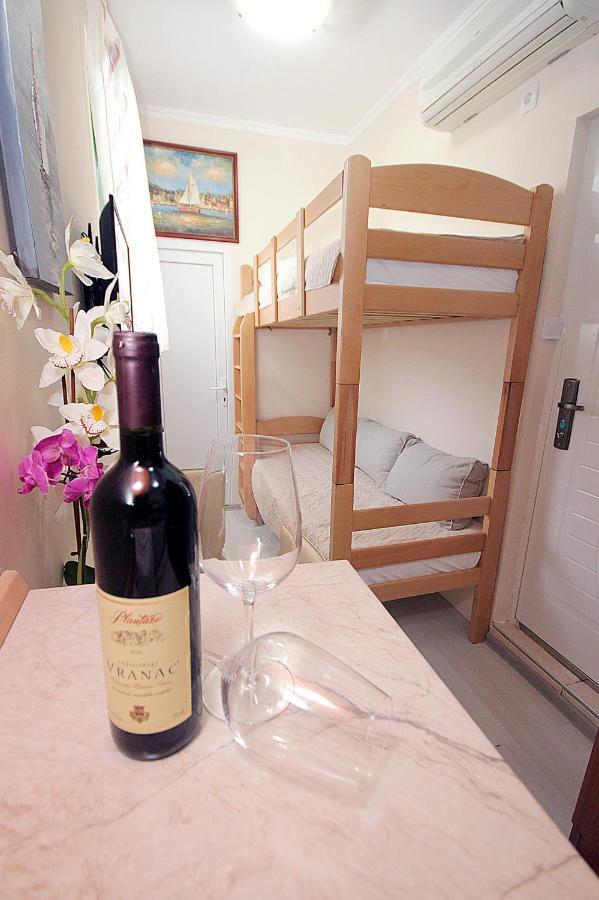 Appartamento Studio Apartman Sveti Stefan Esterno foto