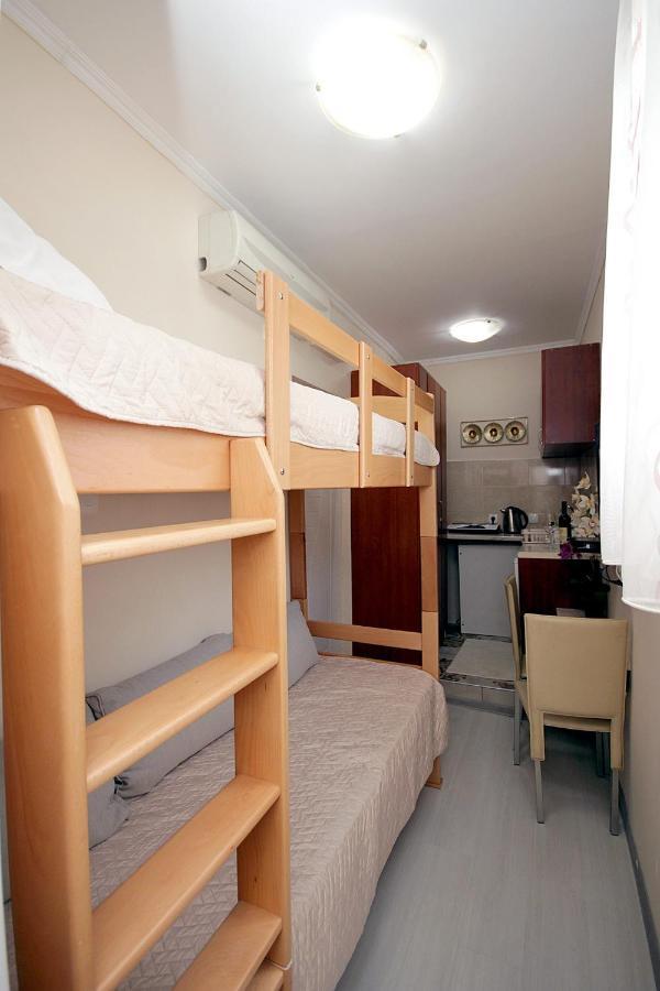 Appartamento Studio Apartman Sveti Stefan Esterno foto