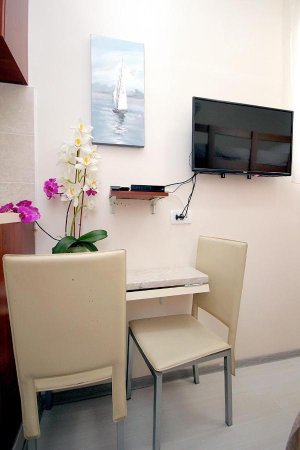 Appartamento Studio Apartman Sveti Stefan Esterno foto